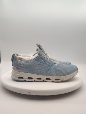 On Cloud Sky Lightweight Shoes In Light Blue Size Youth 6.5/EU 39/Woman's 7.5-8